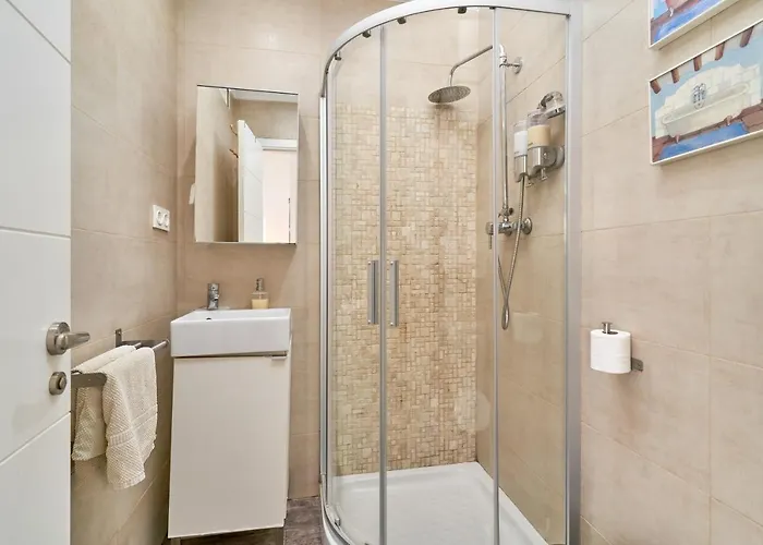 Estudio Luminoso Cerca De La Playa דירה נרחה